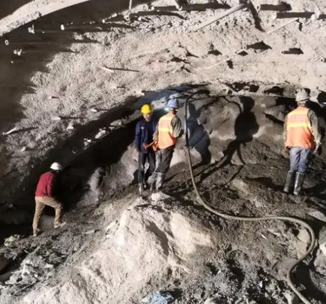 诏安拱顶带模注浆料的施工流程及注意事项